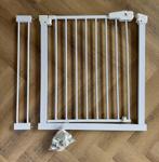 2 Traphekjes - Brasq Stair Gate White - Nieuw in Doos, Kinderen en Baby's, Traphekjes, Ophalen, Nieuw, Klemhekje, Metaal of IJzer