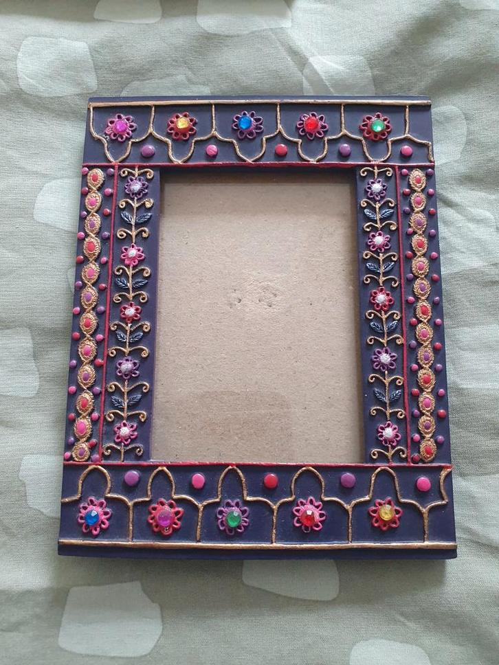 Decoratieve fotolijst met bloemen en steentjes - Nieuw, Audio, Tv en Foto, Fotografie | Fotolijsten, Nieuw, Ophalen of Verzenden