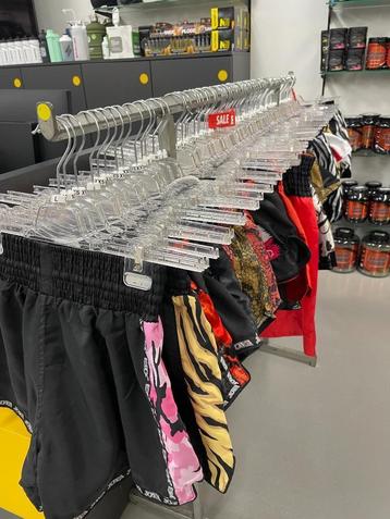 Kickboks broekjes OPRUIMING beschikbaar voor biedingen