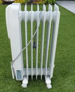 Zeer nette olieradiator van DeLongi, Ophalen, 30 tot 80 cm, Hoog rendement (Hr), Radiator