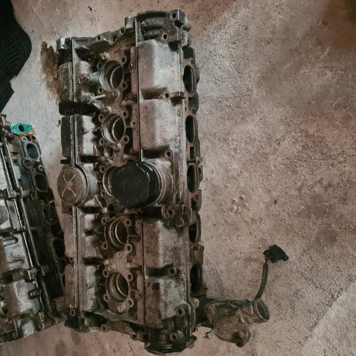 Volvo 850 t5 2 cil koppen en 2 15g turbos, Auto-onderdelen, Motor en Toebehoren, Volvo, Gebruikt, Ophalen