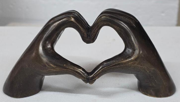 HANDEN MAKEN HART / bronzen beeld, Antiek en Kunst, Kunst | Beelden en Houtsnijwerken, Ophalen of Verzenden