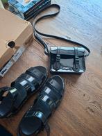 Nieuwe sandalen dr martens maat 40 + bijbehorende tas!, Kleding | Dames, Schoenen, Ophalen of Verzenden, Nieuw, Zwart, Sandalen of Muiltjes
