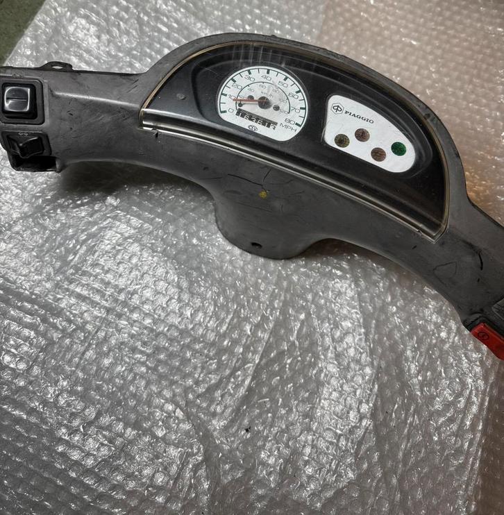 piaggio zip sp98 teller unit/cockpit met stuurkap, Motoren, Tuning en Styling, Ophalen of Verzenden