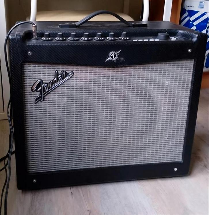 Fender Mustang 3 met 2way switch. PEDALBOARD GERESERVEERD, Muziek en Instrumenten, Versterkers | Bas en Gitaar, Zo goed als nieuw