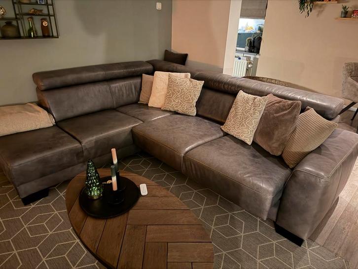 Lederen Hoekbank met Chaise Longue - Uitschuifbaar Zitgedeel, Huis en Inrichting, Banken | Bankstellen, Gebruikt, Hoekbank, Vierpersoons of meer