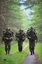 Originele Mutsdas uit 1964 - Onbeschadigd!, Ophalen of Verzenden, Landmacht, Nederland, Helm of Baret