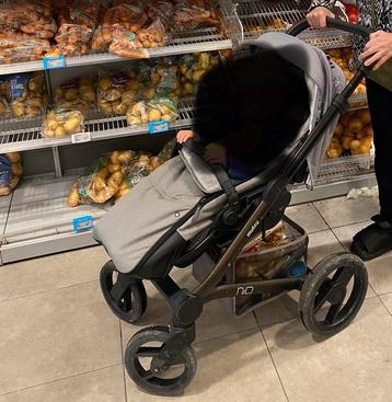 Kinderwagen buggy mutsy beschikbaar voor biedingen