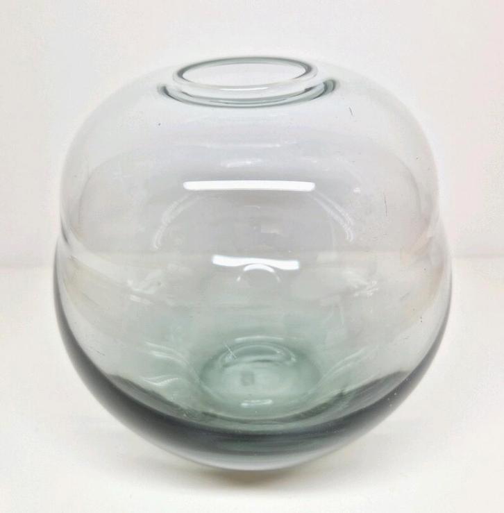 Ida Falkenberg-Liefrinck grijze bolvaas, Leerdam 1940., Antiek en Kunst, Antiek | Glas en Kristal, Ophalen of Verzenden