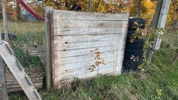 Gratis steenschotten - hardhout en grenen beschikbaar voor biedingen