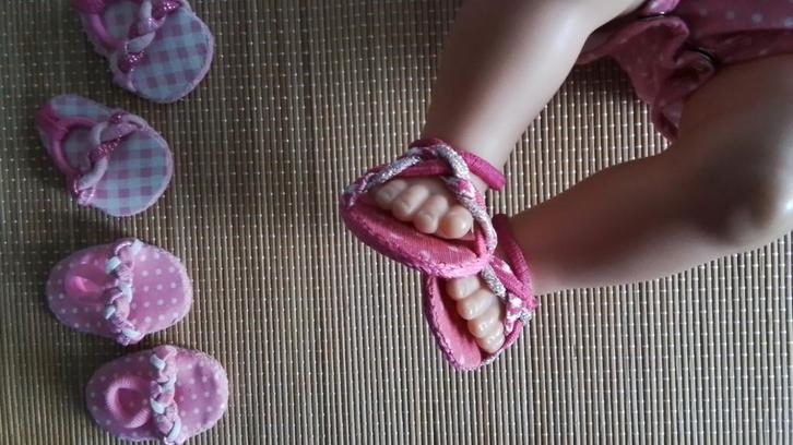 Poppenkleertjes     OPEN SCHOENTJES    decemberprijsje, Kinderen en Baby's, Speelgoed | Poppen, Nieuw, Babypop, Ophalen of Verzenden