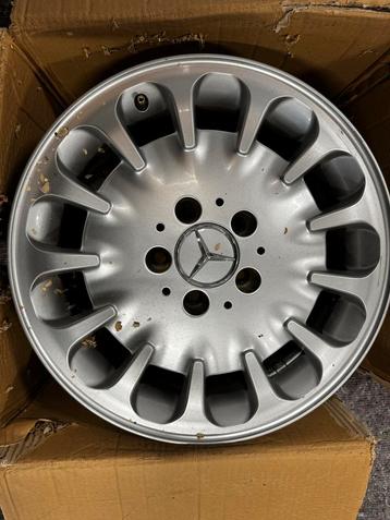 Mercedes-Benz 16” Lichtmetalen Velgen W211Schadevrij beschikbaar voor biedingen