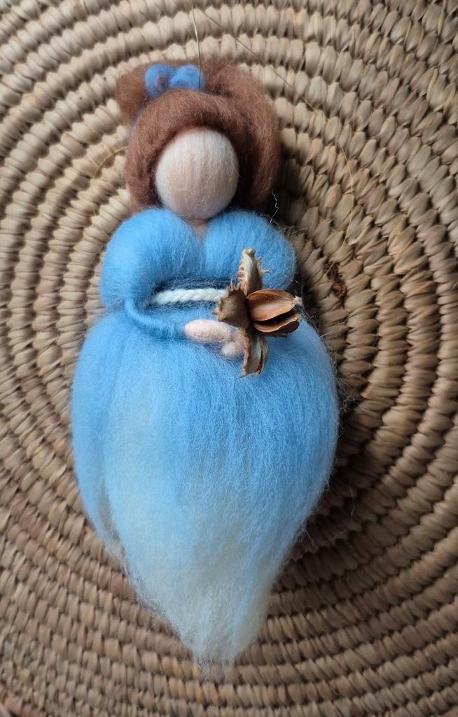 Fee van wolvilt, winterfee, antroposofisch, Hobby en Vrije tijd, Vilt, Nieuw, Figuurtje(s), Wolvilt, Ophalen of Verzenden