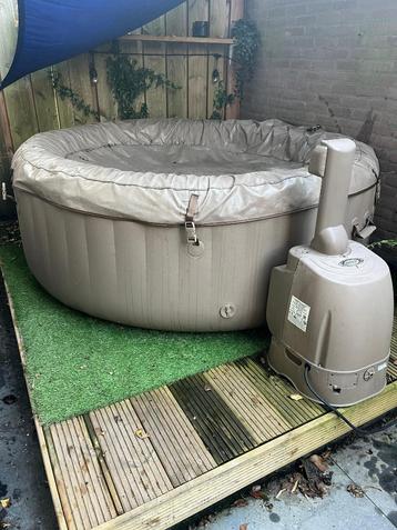Intex Jacuzzi 4 persoons  beschikbaar voor biedingen