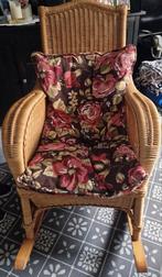 Vintage rotan schommelstoel perfect voor de babykamer, Kinderen en Baby's, Ophalen, Stoel(en)