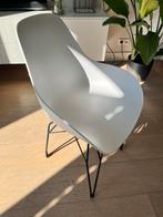 Kubikoff kuipstoelen kunstof wit met zwarte poten, Ophalen
