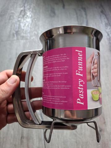 Pastry Funnel - Beslagdispenser beschikbaar voor biedingen