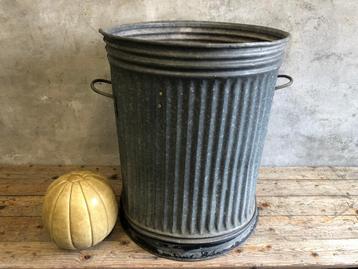 Grote zinken ribbelton | plantenbak | prullenbak | stadstuin beschikbaar voor biedingen
