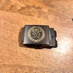 Onbekende zwarte riem gesp met gravering KL, Ophalen of Verzenden, Landmacht, Nederland, Embleem of Badge