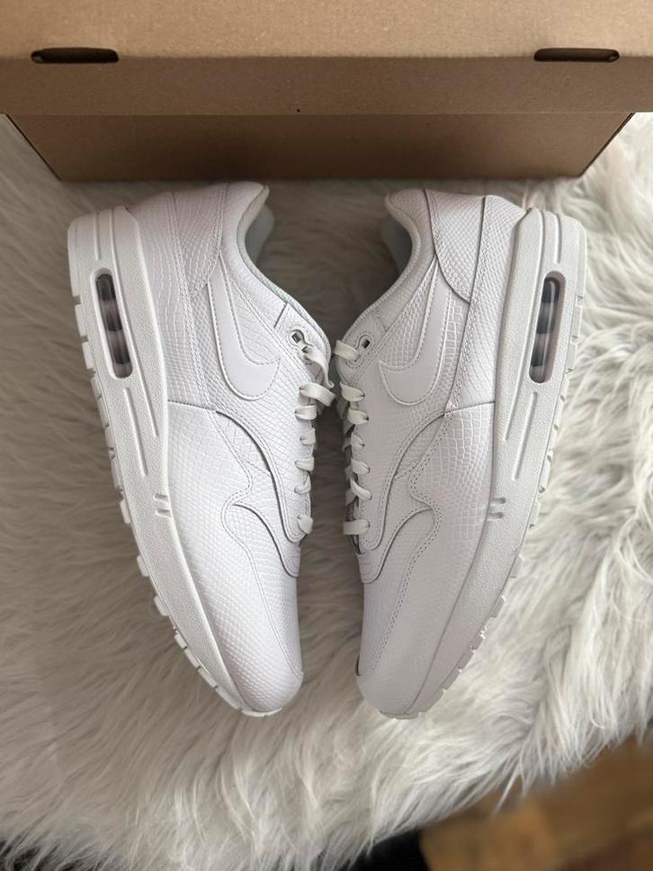 Nike Air Max 1 wit white snakeskin slangenhuid 47 airmax one, Kleding | Heren, Schoenen, Nieuw, Sneakers of Gympen, Ophalen of Verzenden