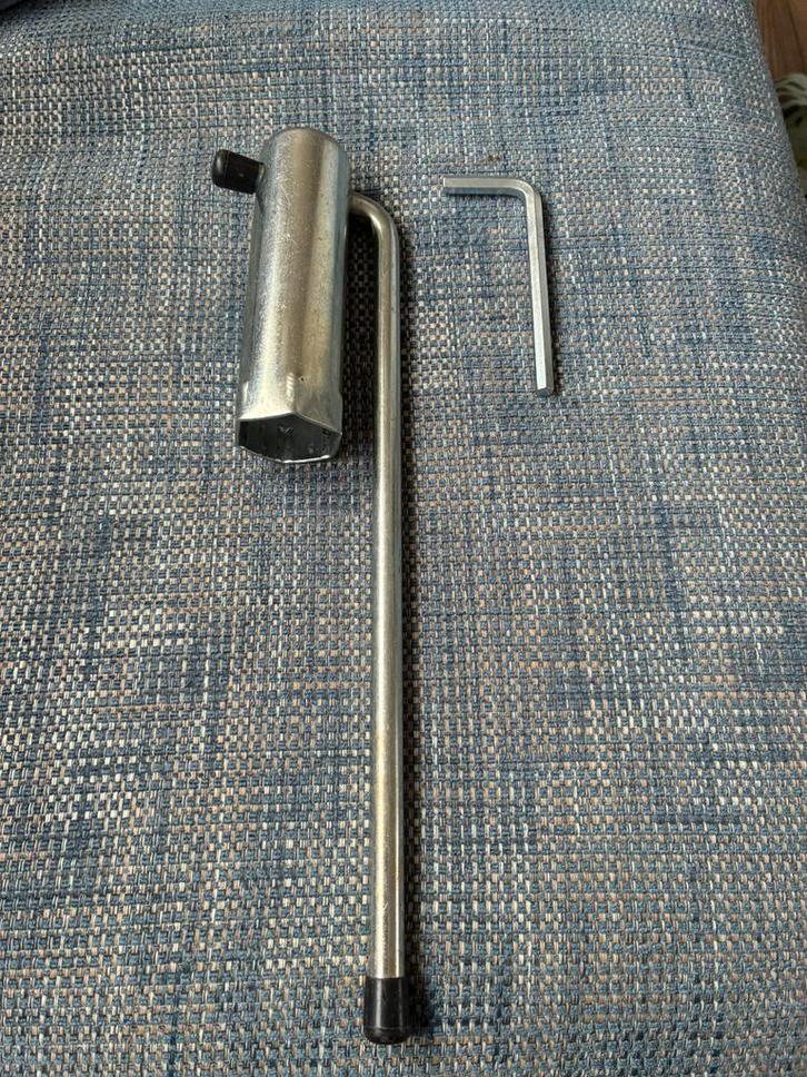 Spinder Hawk fietsdrager moersleutel 30 mm., Auto diversen, Fietsendragers, Zo goed als nieuw, Trekhaakdrager, Verzenden