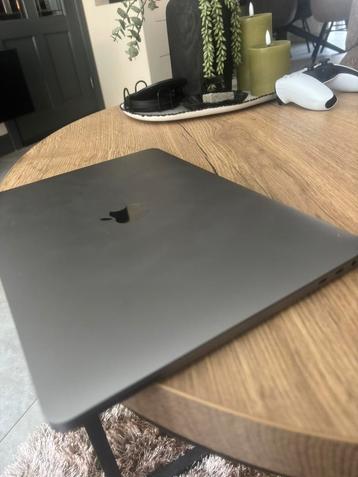 Macbook PRO beschikbaar voor biedingen