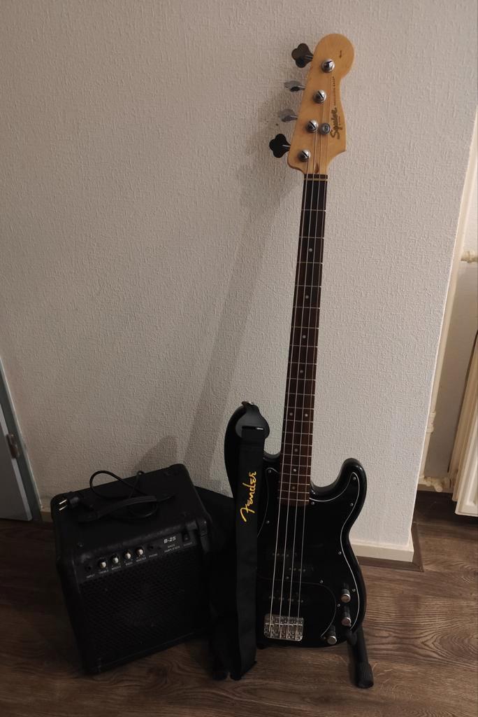 Squier Precision Bass P/J 2019 met versterker, Muziek en Instrumenten, Snaarinstrumenten | Gitaren | Bas, Gebruikt, Ophalen