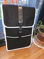 Rains laptoptas, rugzak waterdicht met reflectie 13 liter, Verzenden, 25 tot 40 cm, Nieuw, Waterdicht