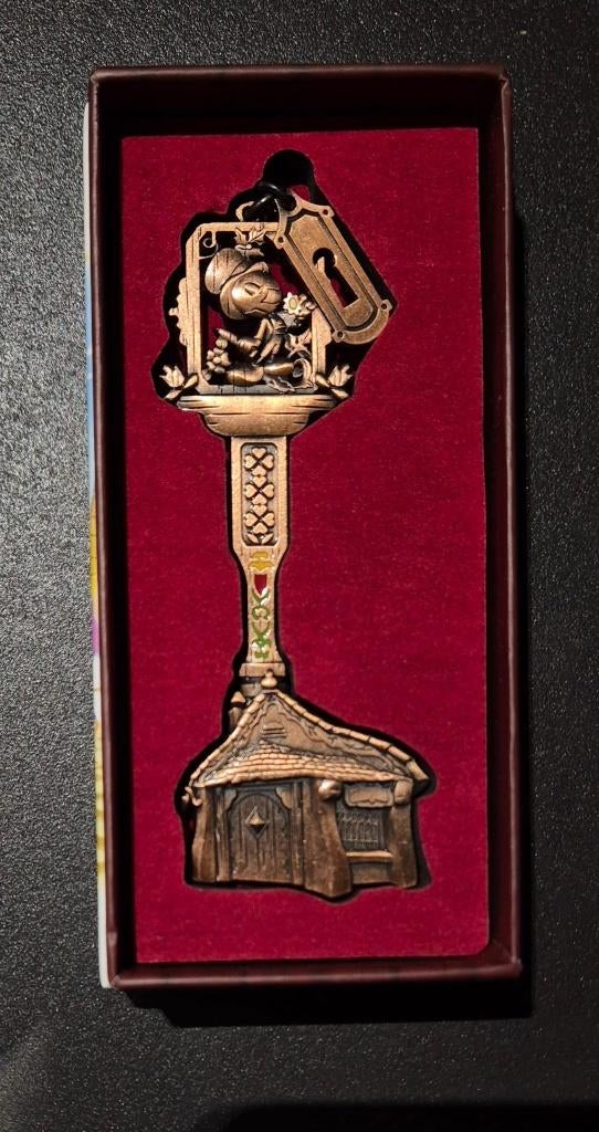Disney key (sleutel) limited edition - Pinocchio, Verzamelen, Ophalen of Verzenden, Overige figuren, Nieuw, Overige typen