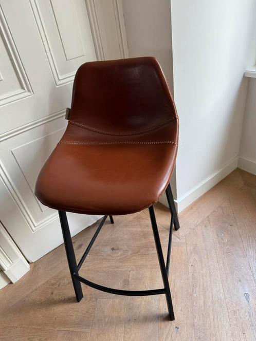 Dutchbone Franky barkrukken (2 stuks) bruin, Huis en Inrichting, Barkrukken, Gebruikt, 60 tot 90 cm, Leer, 2 krukken, Met voetsteun