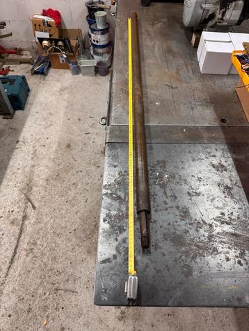 Stalen schroefas 35mm 1290mm lang beschikbaar voor biedingen