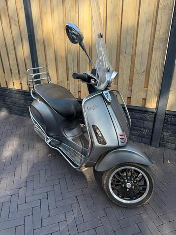Vespa Sprint Snor - Topstaat! beschikbaar voor biedingen
