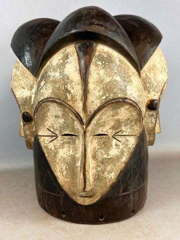 250918 Mooi Afrikaans Kwele Ekuk helm masker uit Gabon beschikbaar voor biedingen