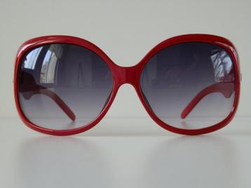 Prada zonnebril. Model Rosso.