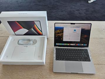 MacBook Pro 14" 2022 M1 pro, 16GB, 512GB, pas 180cycli