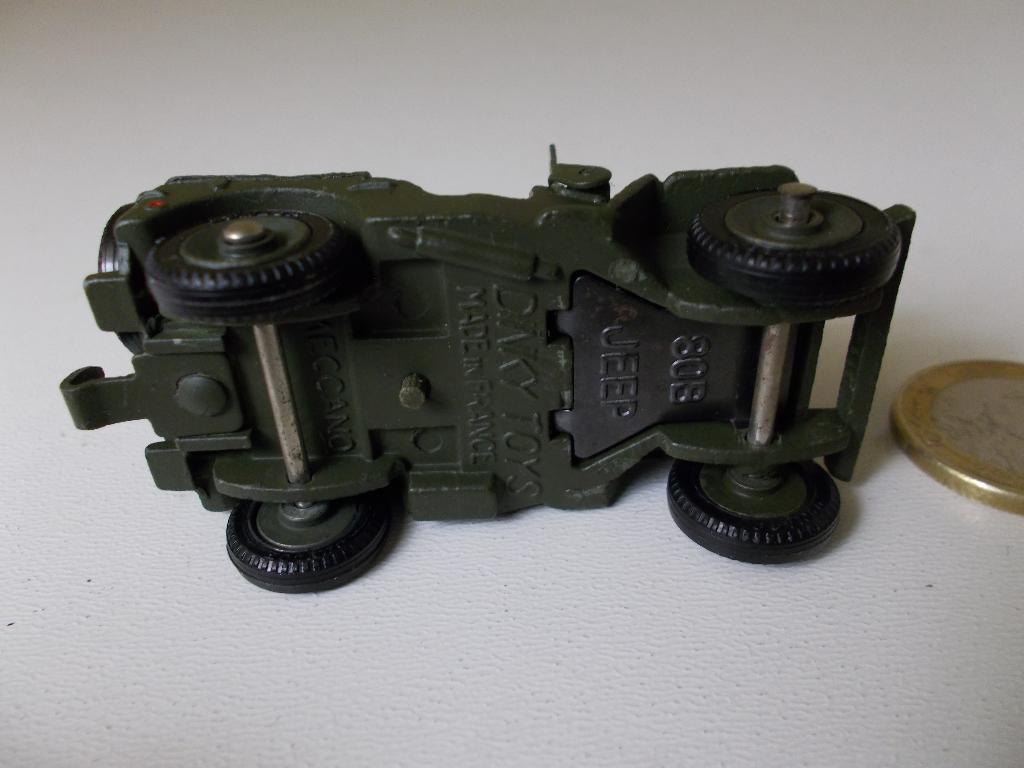 1964 Dinky Toys 80B (829) JEEP AVEC CANON 106 SR +Driver (B), Ophalen of Verzenden, Zo goed als nieuw, Auto, Dinky Toys