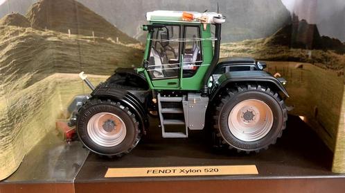 Fendt Xylon 520 met Grijze Velgen, Hobby en Vrije tijd, Modelauto's | 1:32, Nieuw, Tractor of Landbouw, Overige merken, Ophalen of Verzenden