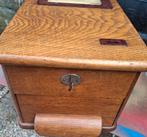 KASSABANK. Zwitserland.  Ca 1900. Eikenhout.  46 cm., Ophalen