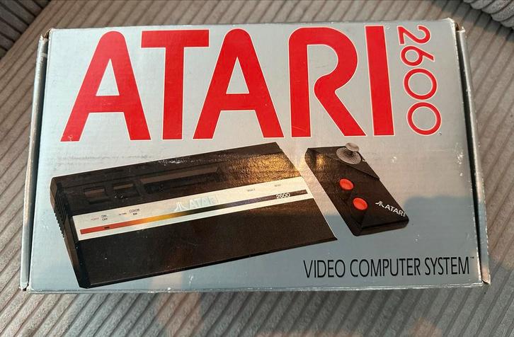 Atari 2600 Compleet in Doos!, Spelcomputers en Games, Spelcomputers | Atari, Gebruikt, Atari 2600, Met 1 controller, Met games