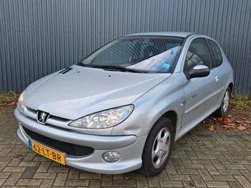 Peugeot 206 1.6 16V Airco Gentry 3D 2003 Grijs Koopje!!! beschikbaar voor biedingen