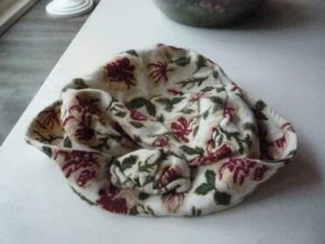 Vintage Retro H&M Bloemenhoed Bloemen Hoed Maat 122 - 134 beschikbaar voor biedingen