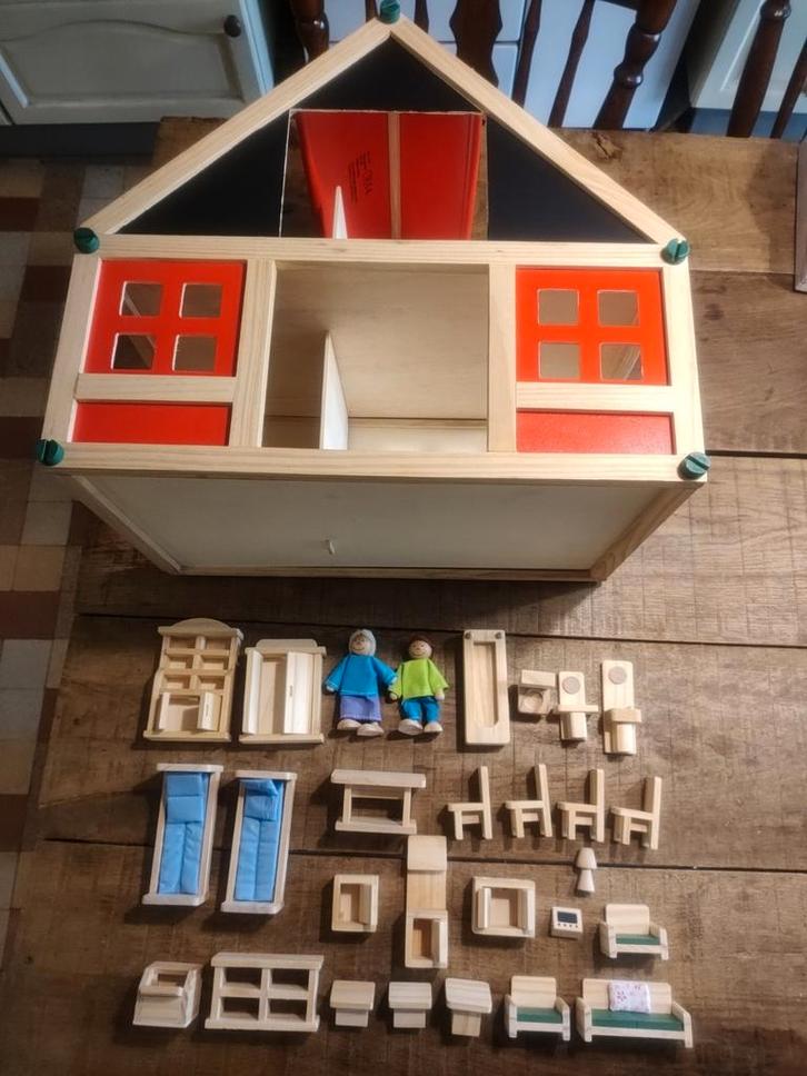 Houten Poppenhuis met houten meubeltjes, Kinderen en Baby's, Speelgoed | Poppenhuizen, Ophalen of Verzenden