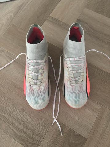 Puma voetbalschoenen maat 40 beschikbaar voor biedingen