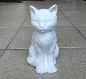 Wit vintage poezenbeeldje kat poes halflanghaar beschikbaar voor biedingen