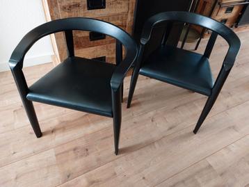 Molteni miss stoelen Mhc3 2 stuks zwart leer beschikbaar voor biedingen