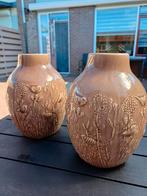 Vintage Aardewerk Vaas met bloemmotief, Overige kleuren, Aardewerk of Porselein, Ophalen of Verzenden, Zo goed als nieuw