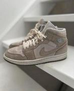 Nike air jordan 1 mid se particle grey college grey, Kleding | Dames, Schoenen, Nike, Ophalen of Verzenden, Grijs, Sneakers of Gympen