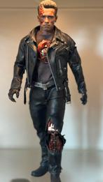 Hot toys Dx13 t-800 Battle Damaged Terminator Judgement Day, Verzamelen, Ophalen of Verzenden