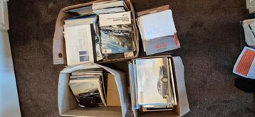 Autobrochures beschikbaar voor biedingen