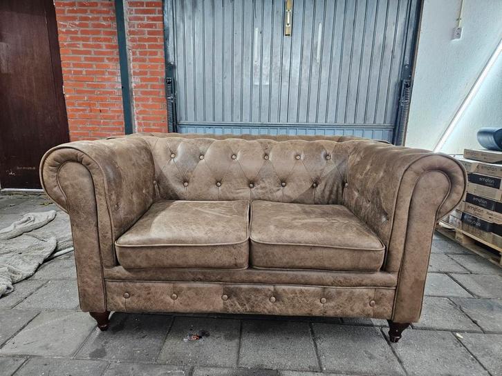 2 chesterfield style banken., Huis en Inrichting, Banken | Bankstellen, Zo goed als nieuw, 150 tot 200 cm, 75 tot 100 cm, Stof